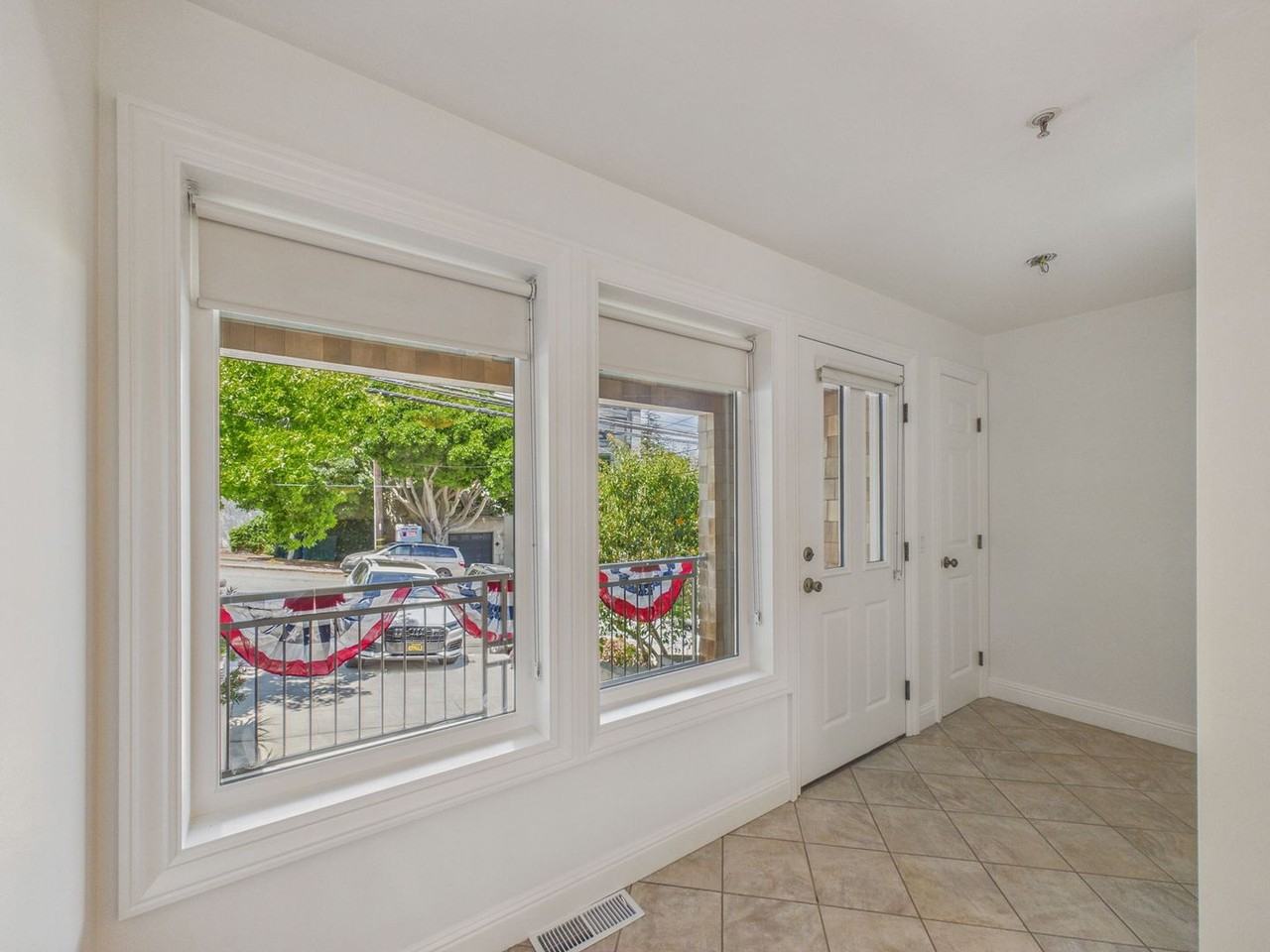 853 De Haro St - Photo 3 of 42
