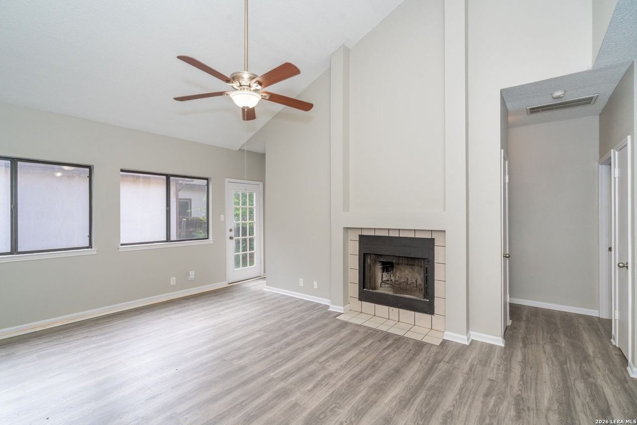 2826 Village Pkwy - Photo 5 of 38