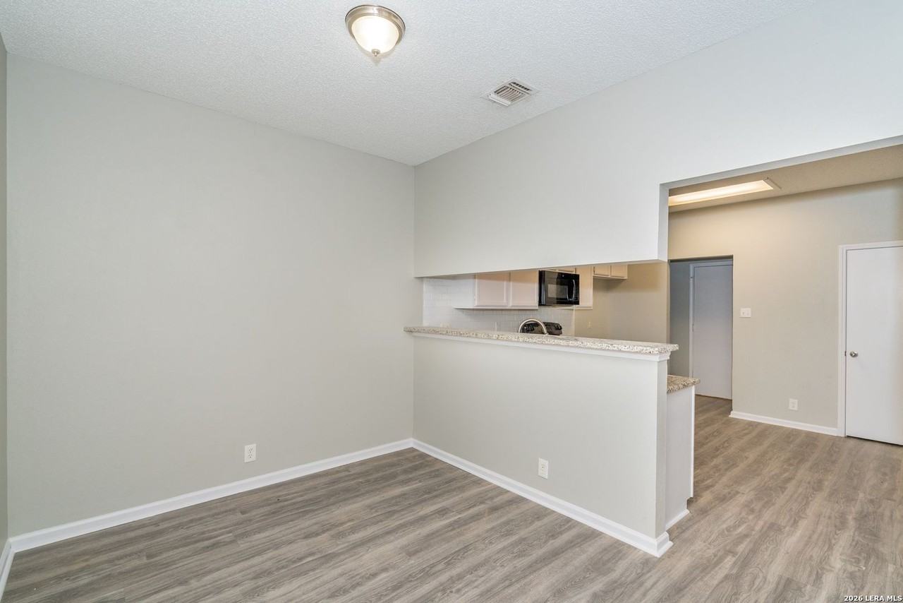 2826 Village Pkwy - Photo 7 of 38