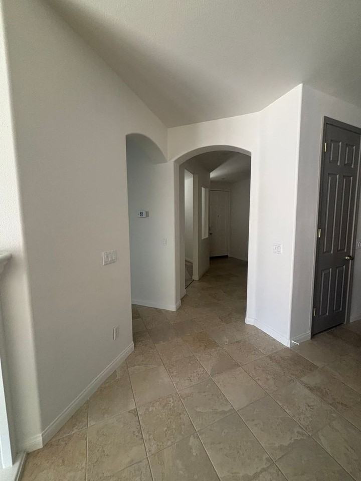 11083 Port Royale Ct - Photo 5 of 20