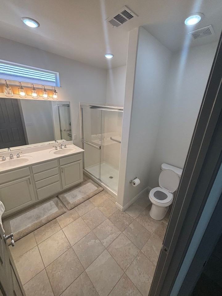 11083 Port Royale Ct - Photo 7 of 20