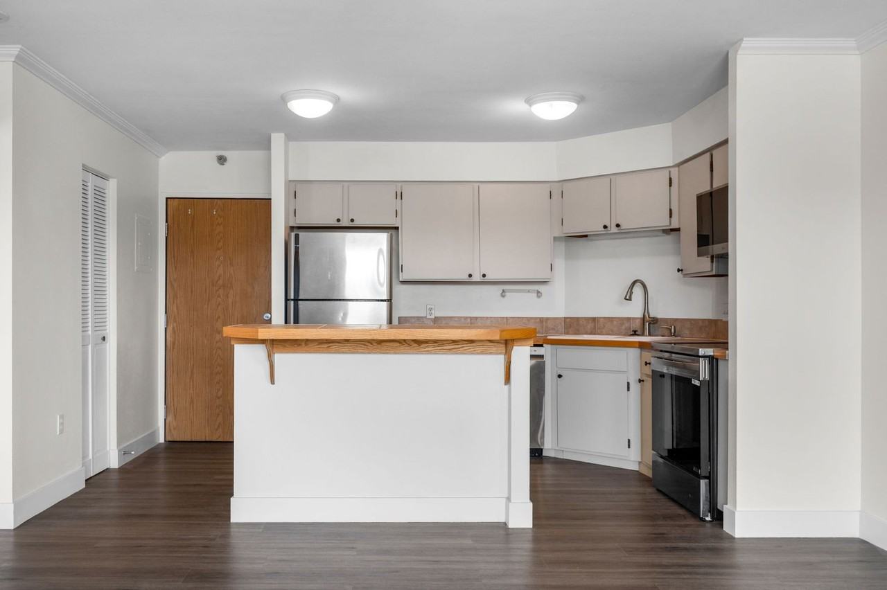 1301 Speer Blvd #604 - Photo 2 of 21