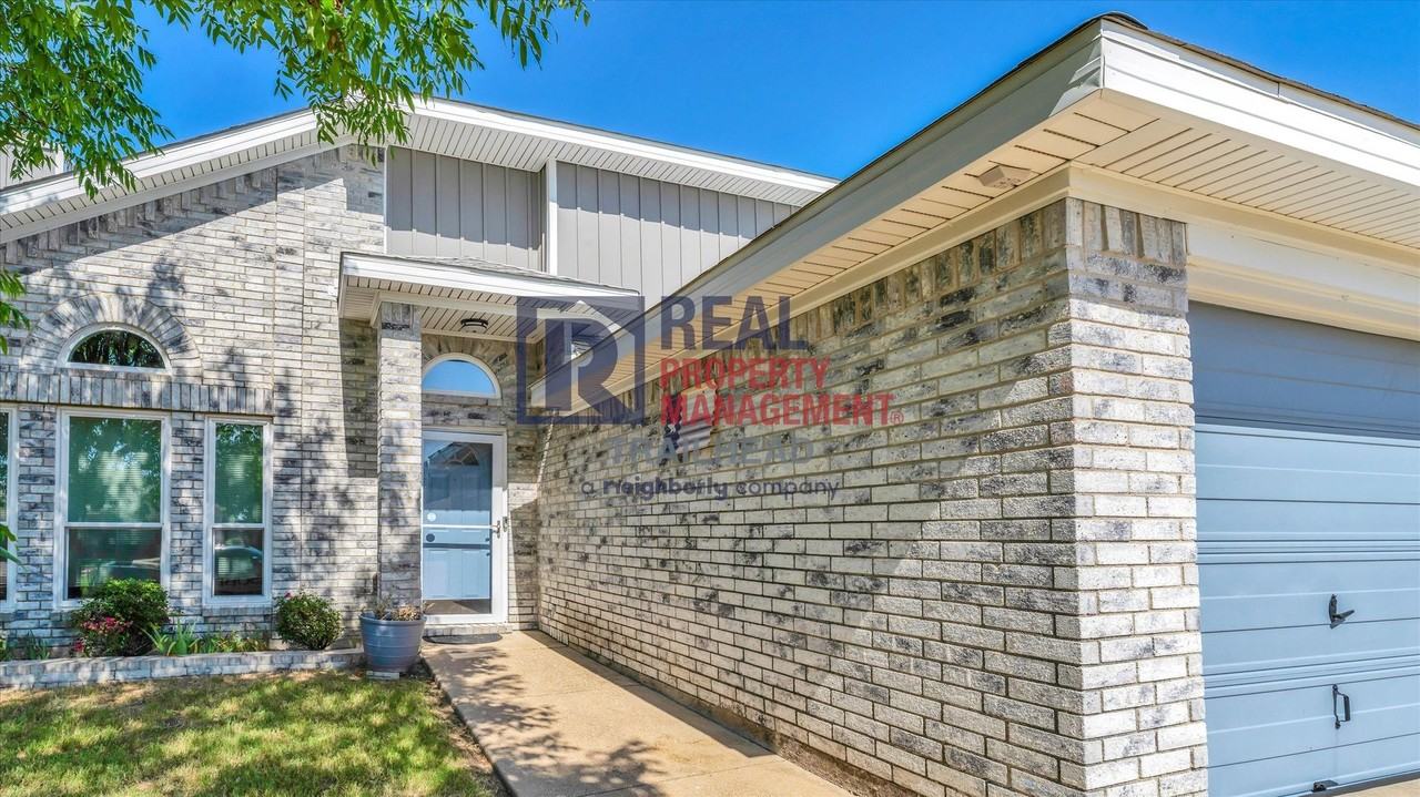 732 Burlington Ave - Photo 4 of 35