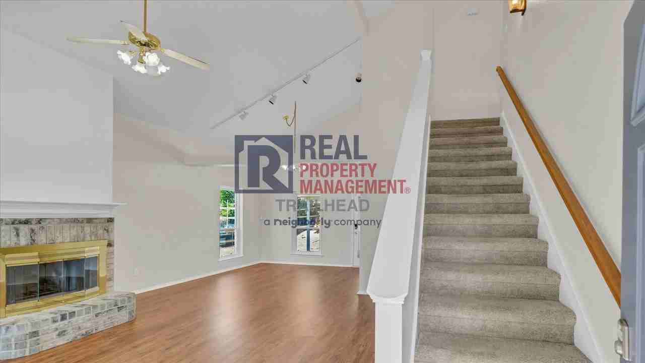 732 Burlington Ave - Photo 6 of 35