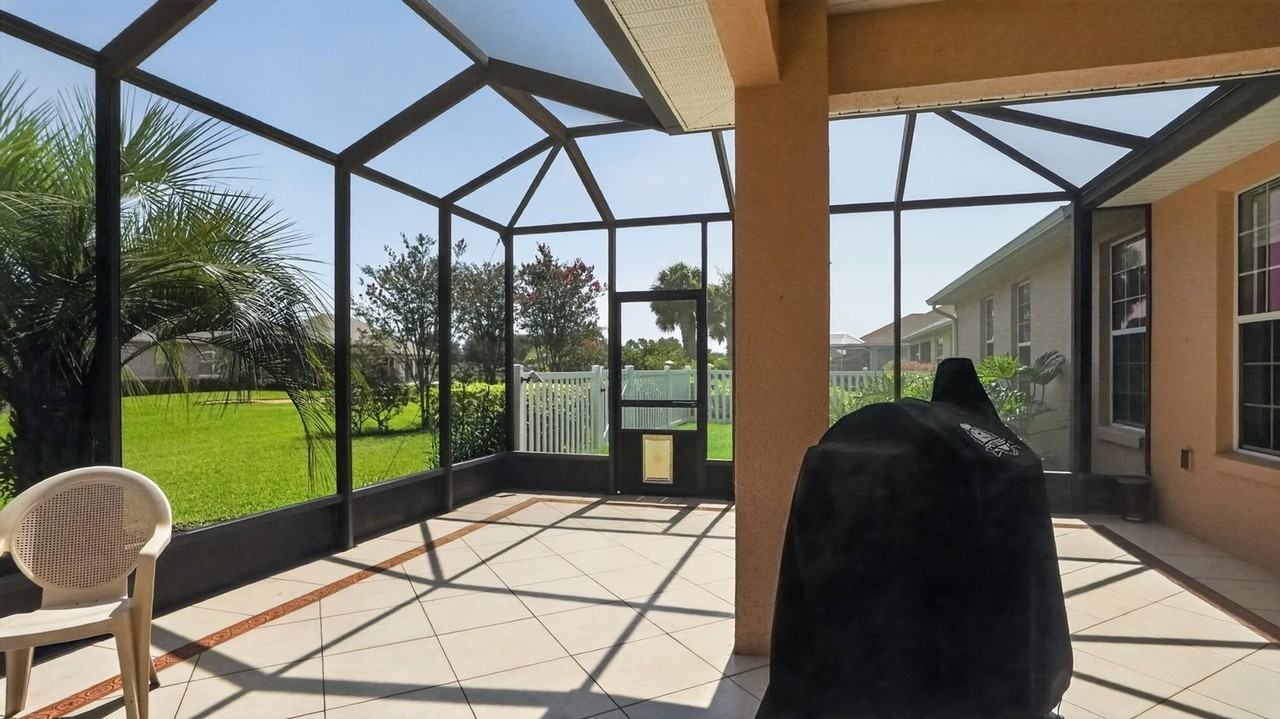 8525 Sw 86th Ter - Photo 3 of 36