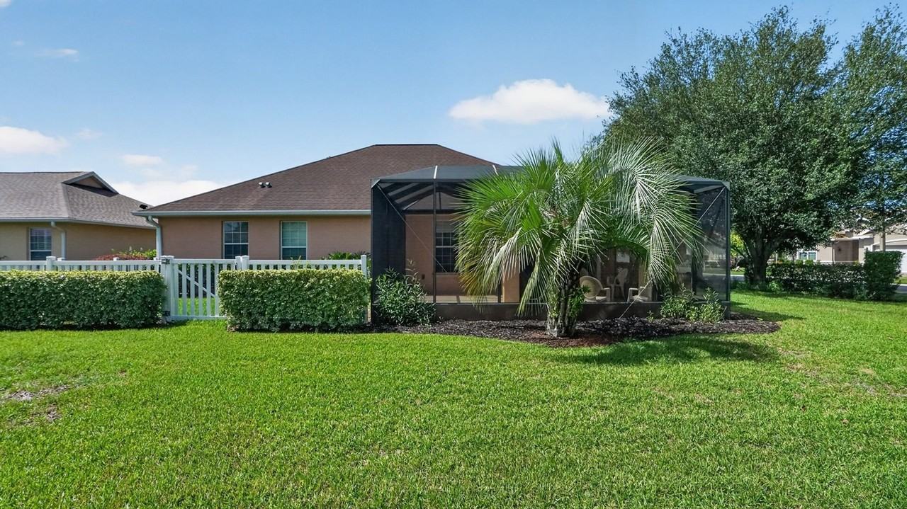 8525 Sw 86th Ter - Photo 4 of 36