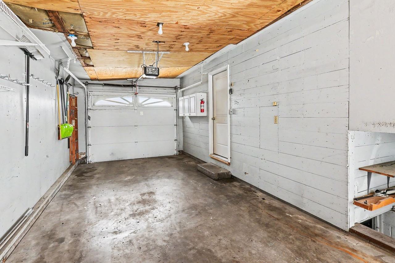 1203 Main St - Photo 7 of 29