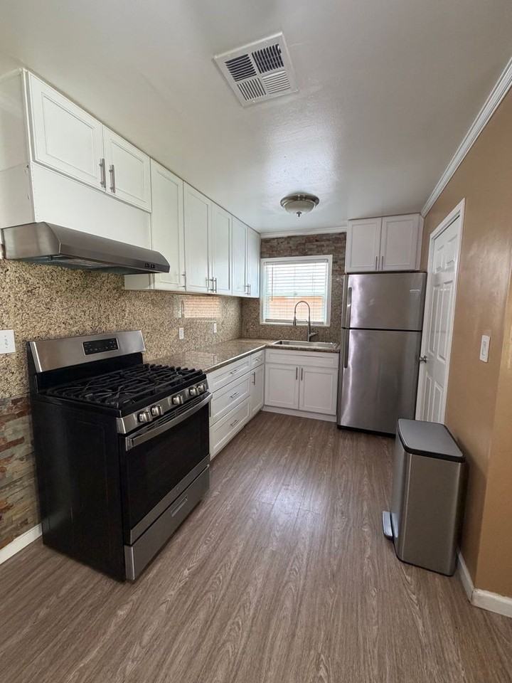 1591 N Delno Ave - Photo 4 of 18