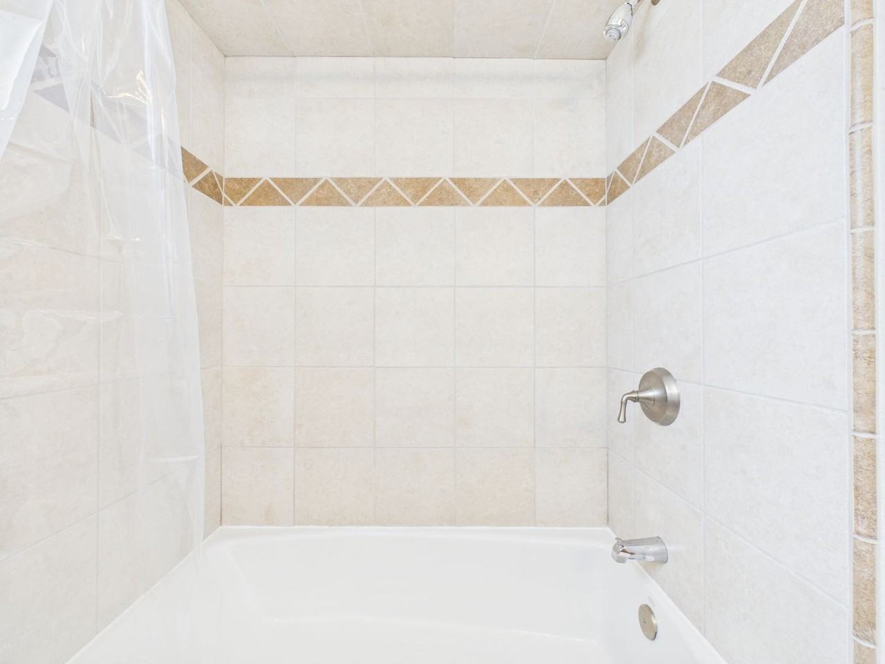 300 Glenwood Cir #265 - Photo 6 of 11