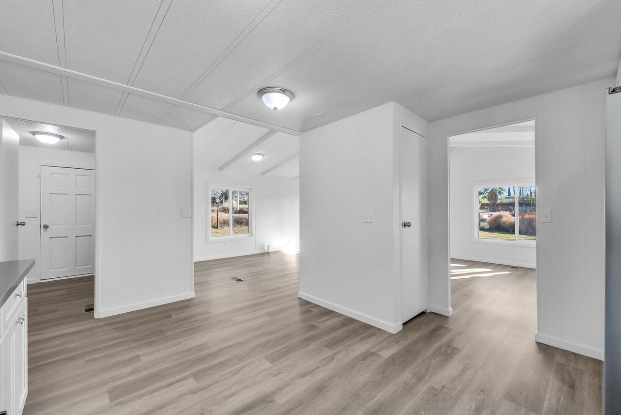 22450 Norris Ln - Photo 7 of 26