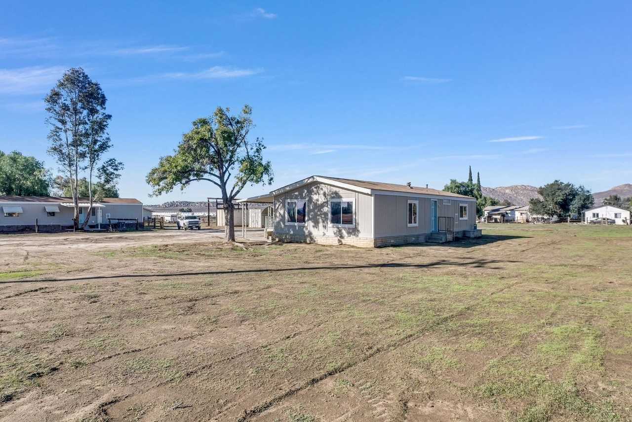 22450 Norris Ln - Photo 4 of 26