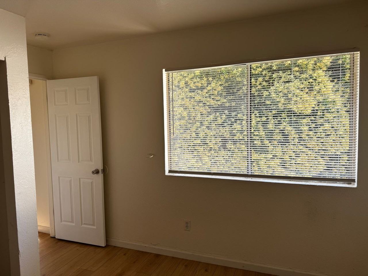6284 Porterfield Ct - Photo 3 of 18