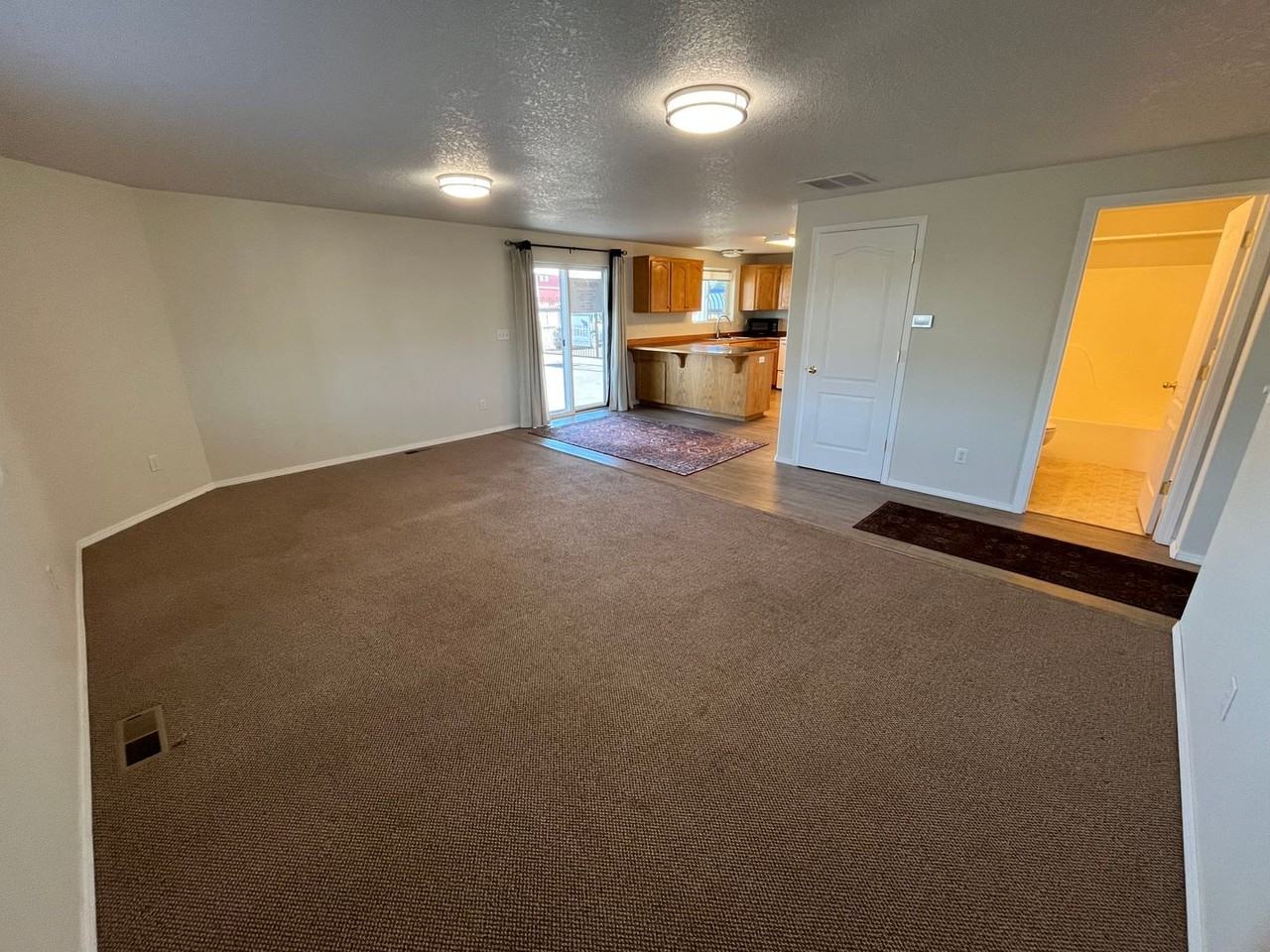 157 W Sisters Park Dr - Photo 3 of 13