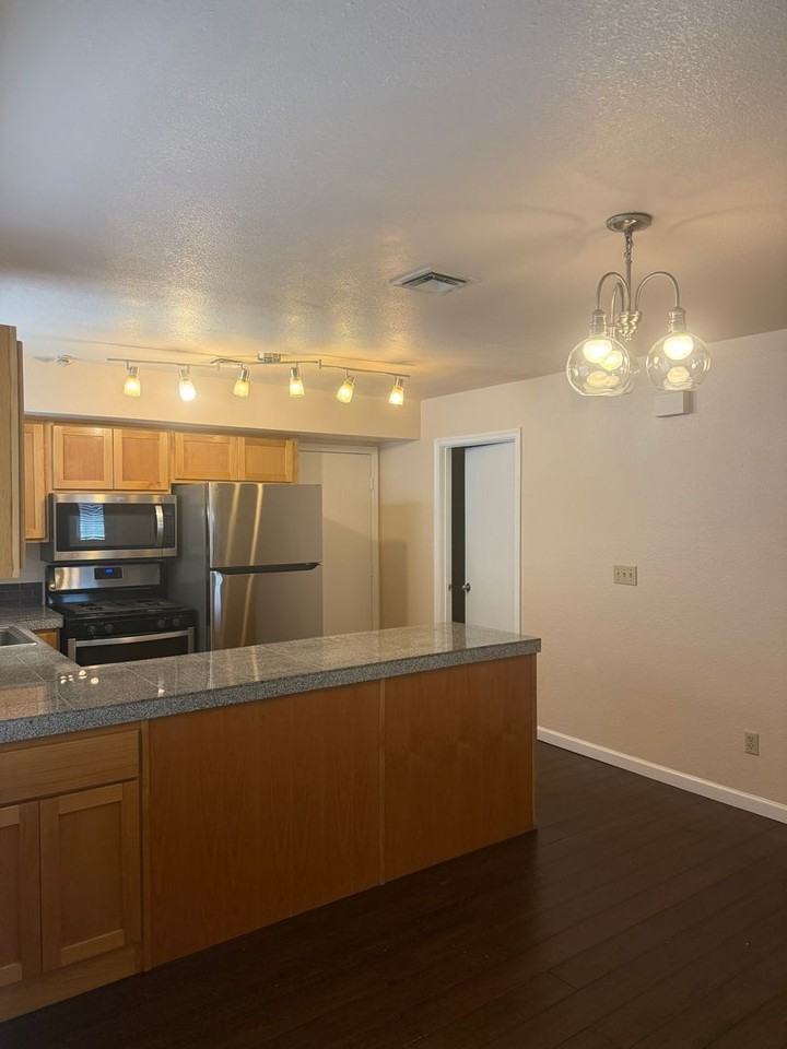 1342 S Sunset Dr - Photo 2 of 14