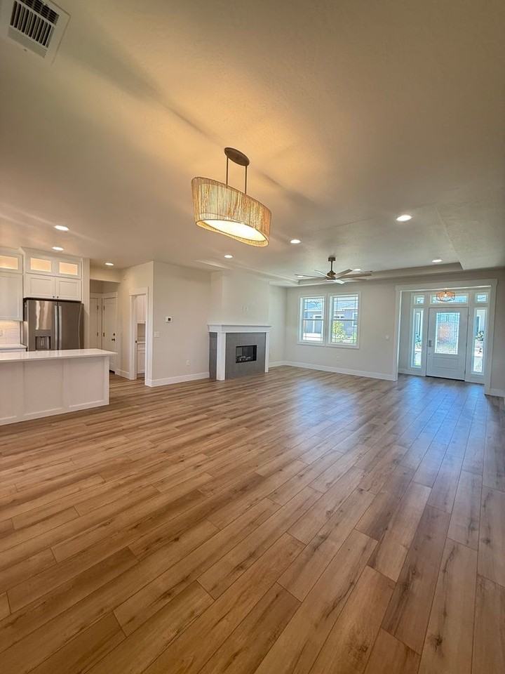 3145 Monaco Ct - Photo 4 of 21