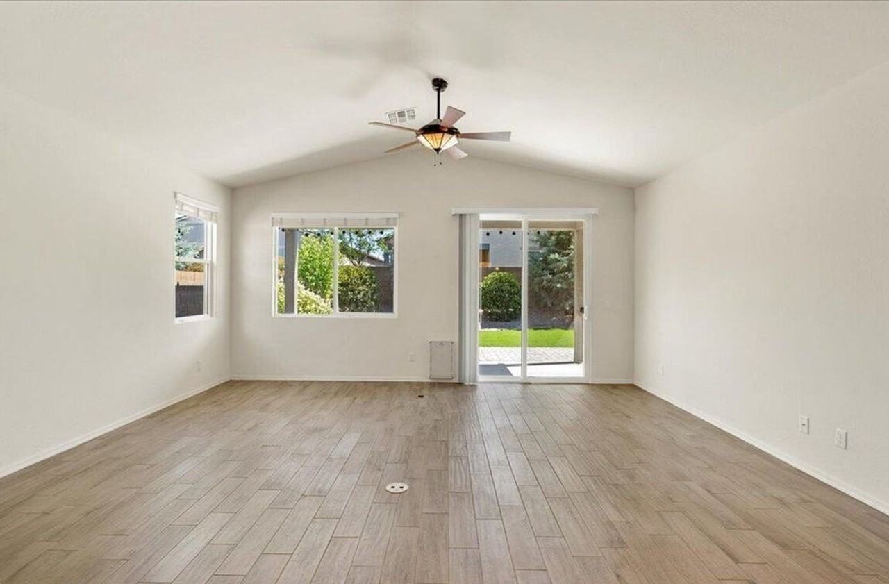 1415 Starling St - Photo 3 of 17
