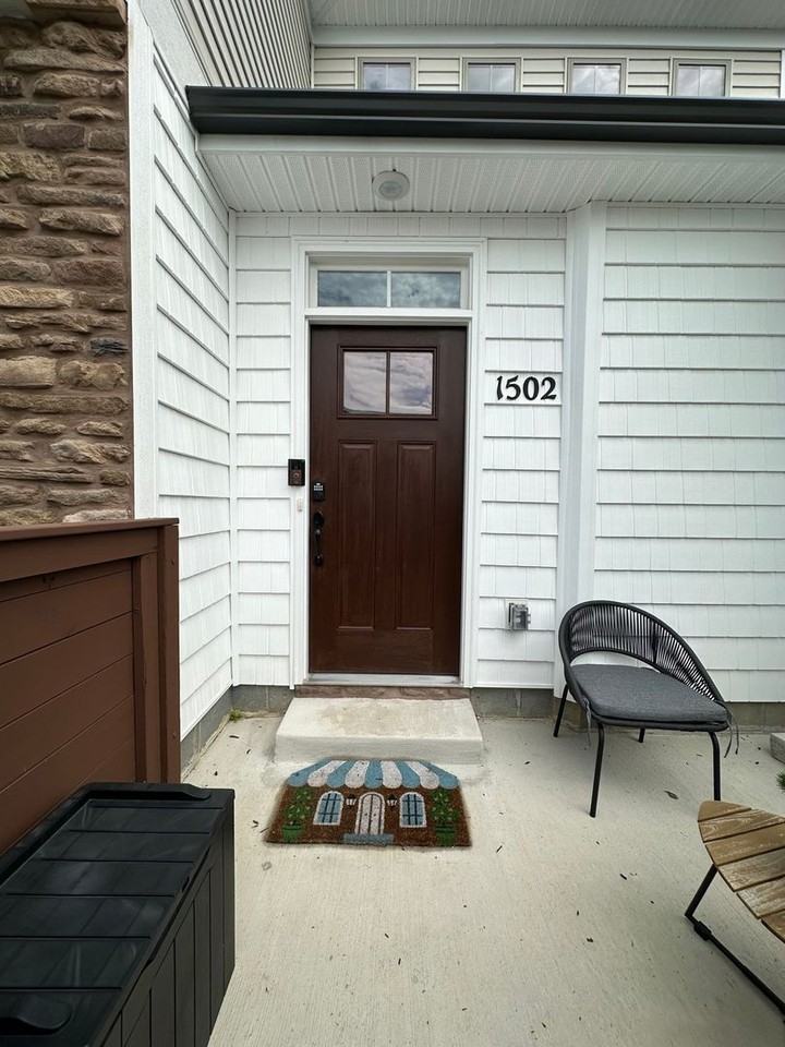 1502 Kathy Ann Way E - Photo 2 of 23
