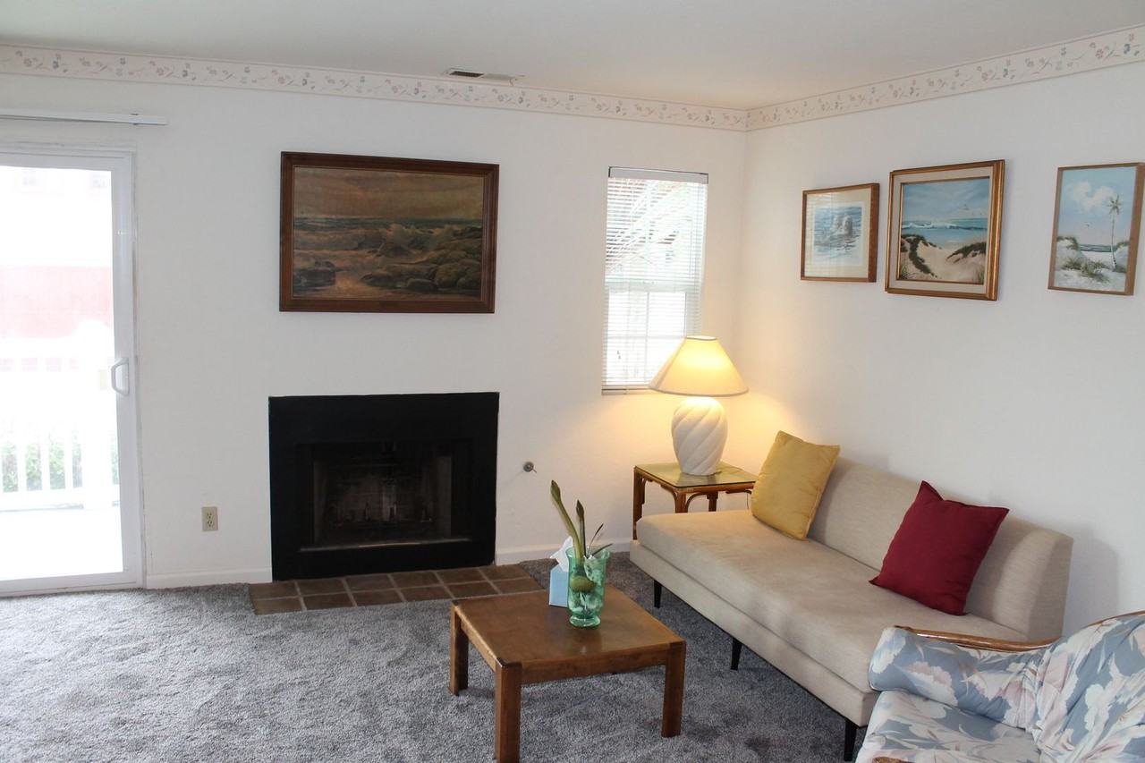 140 Cypress Ave - Photo 2 of 18