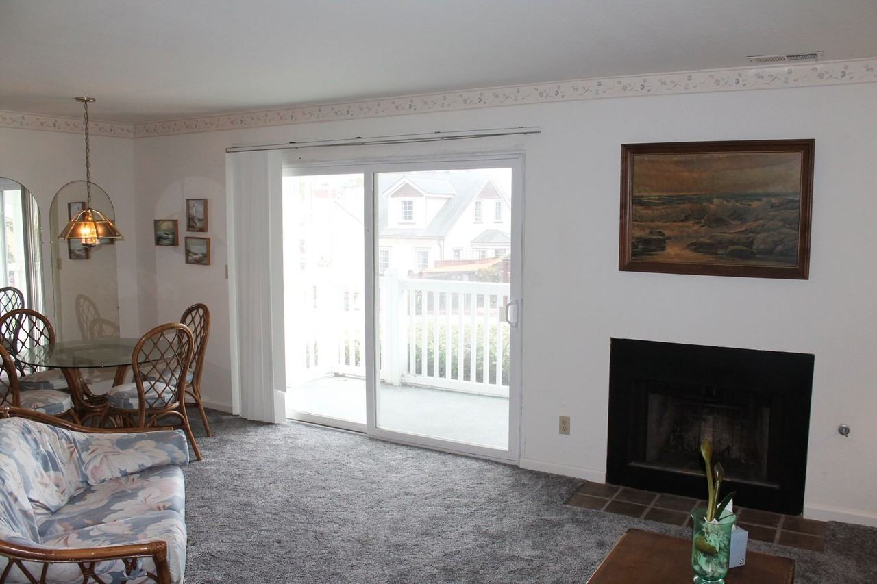 140 Cypress Ave - Photo 4 of 18