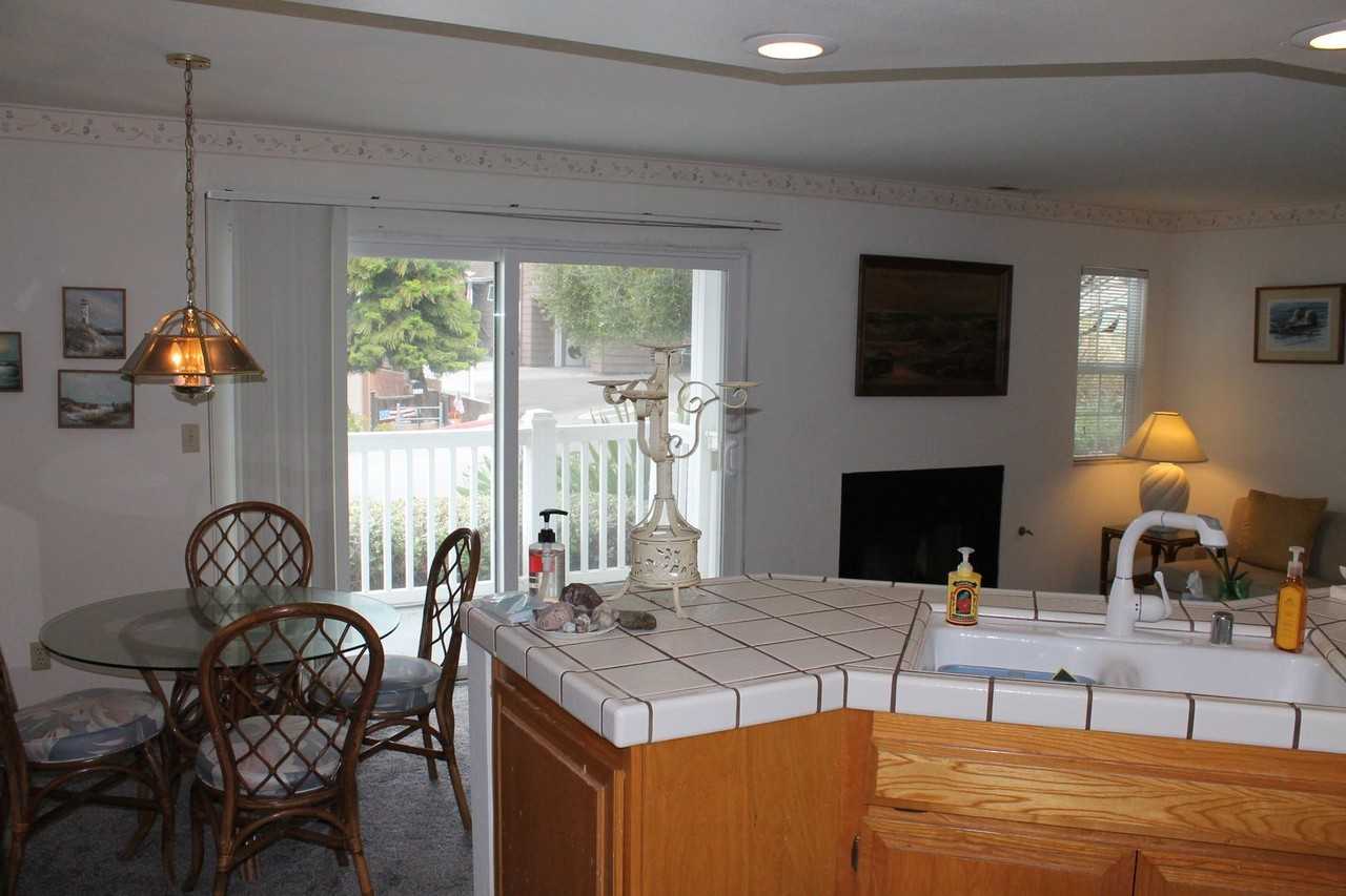 140 Cypress Ave - Photo 7 of 18