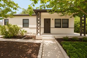 featured image of 4723 Arlington Ave