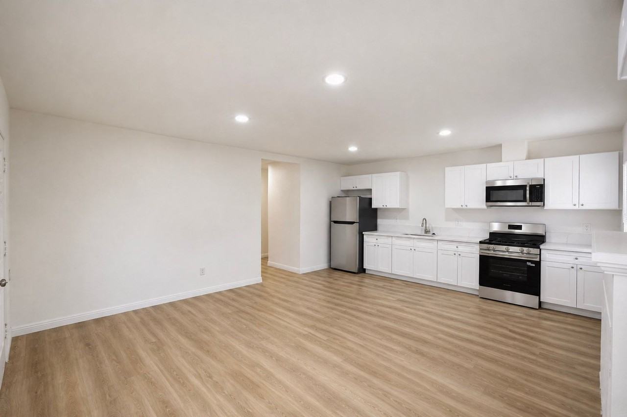 4723 Arlington Ave - Photo 7 of 35
