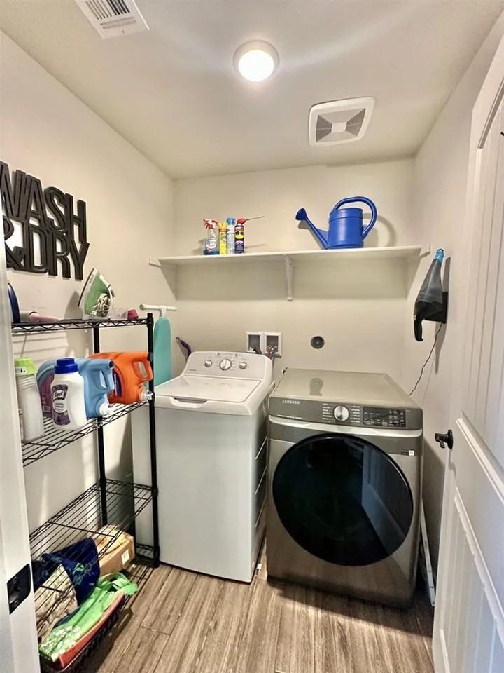 1210 San Carlos St - Photo 5 of 38