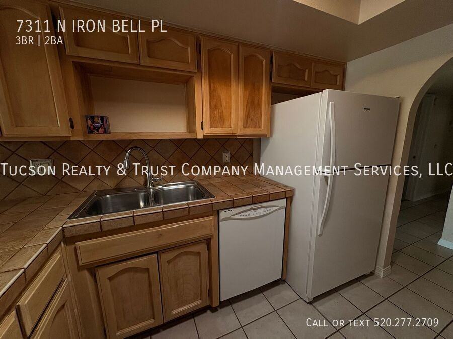 7311 N Iron Bell Pl - Photo 3 of 21