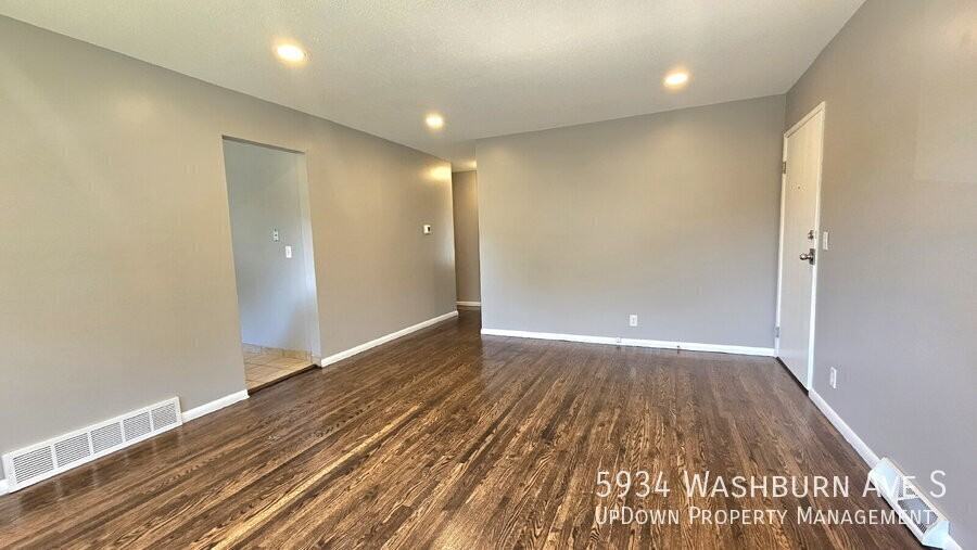 5934 Washburn Ave S - Photo 5 of 11