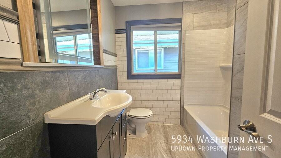 5934 Washburn Ave S - Photo 7 of 11