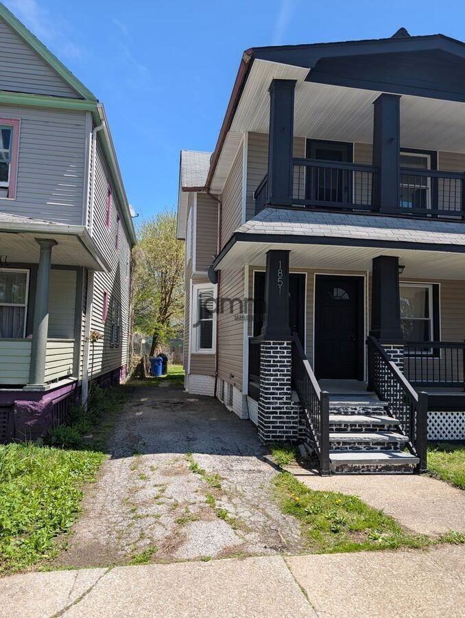 1851 W 52nd St - Photo 2 of 20