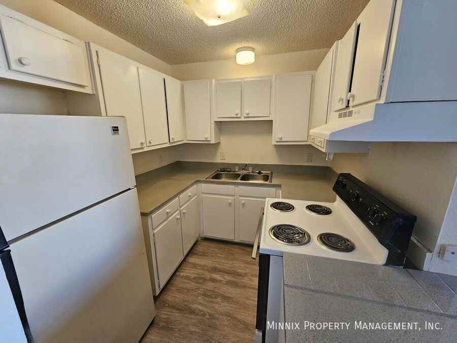 1600 Yonkers St #9 - Photo 4 of 14