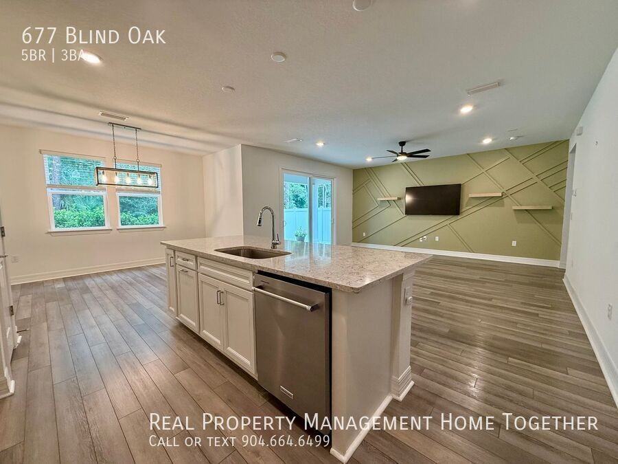 677 Blind Oak Cir - Photo 5 of 37