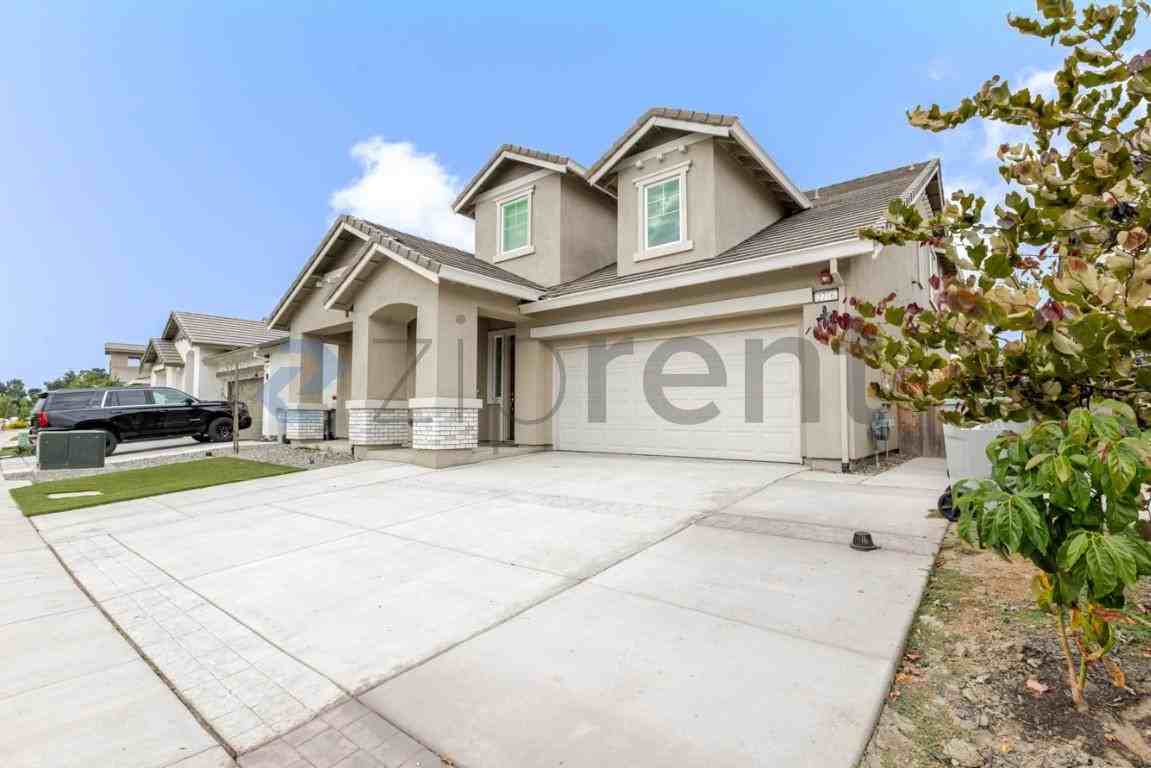 2776 Elderberry St - Photo 4 of 43