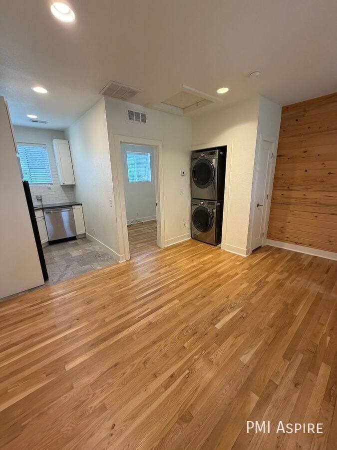 1620 Utica St #1610 - Photo 2 of 6