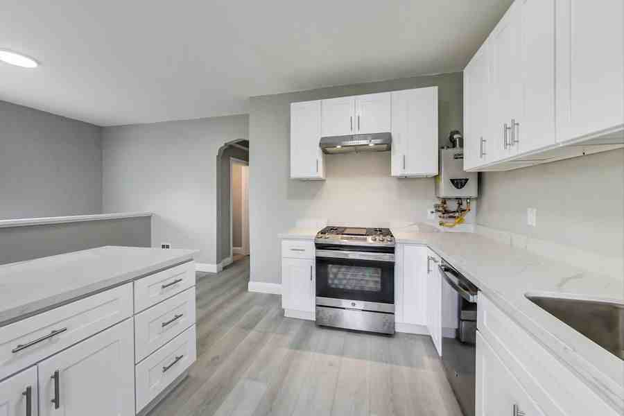1824 Linden St #08 - Photo 2 of 24