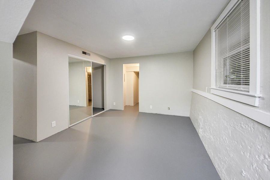 1824 Linden St #08 - Photo 6 of 24