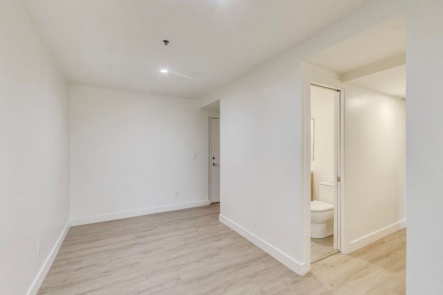 95 41st St #201 - Photo 5 of 30
