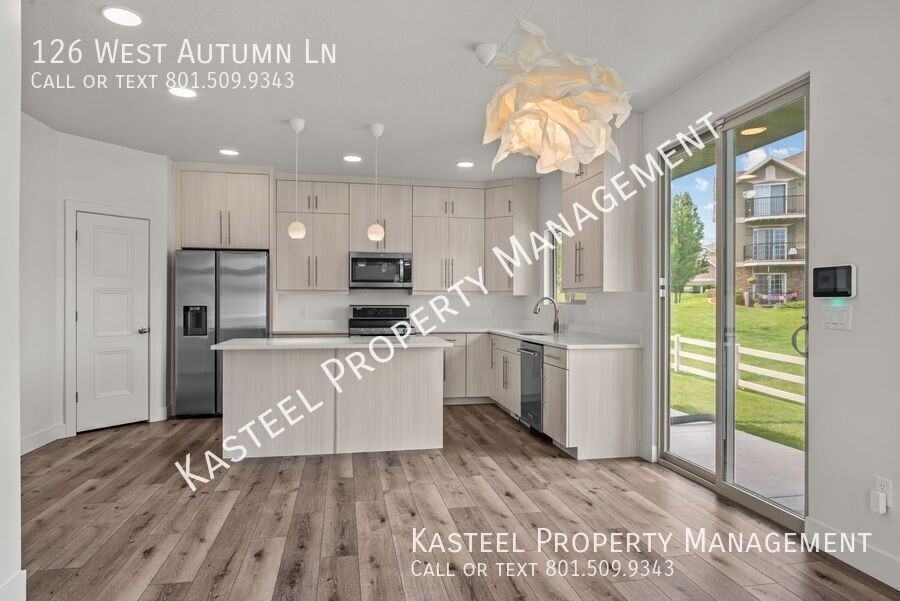 126 W Autumn Ln - Photo 5 of 36