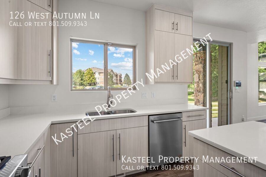 126 W Autumn Ln - Photo 7 of 36