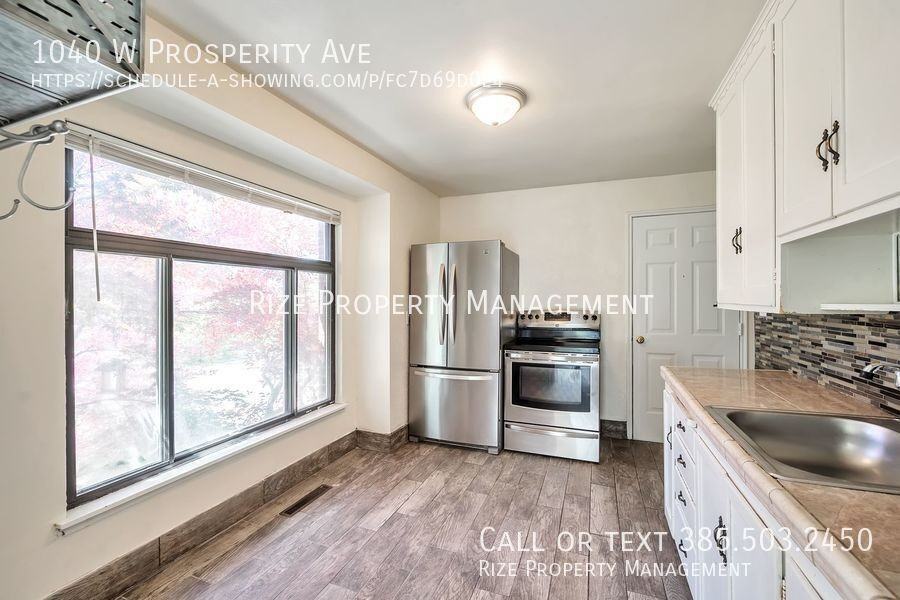 1040 W Prosperity Ave - Photo 3 of 14