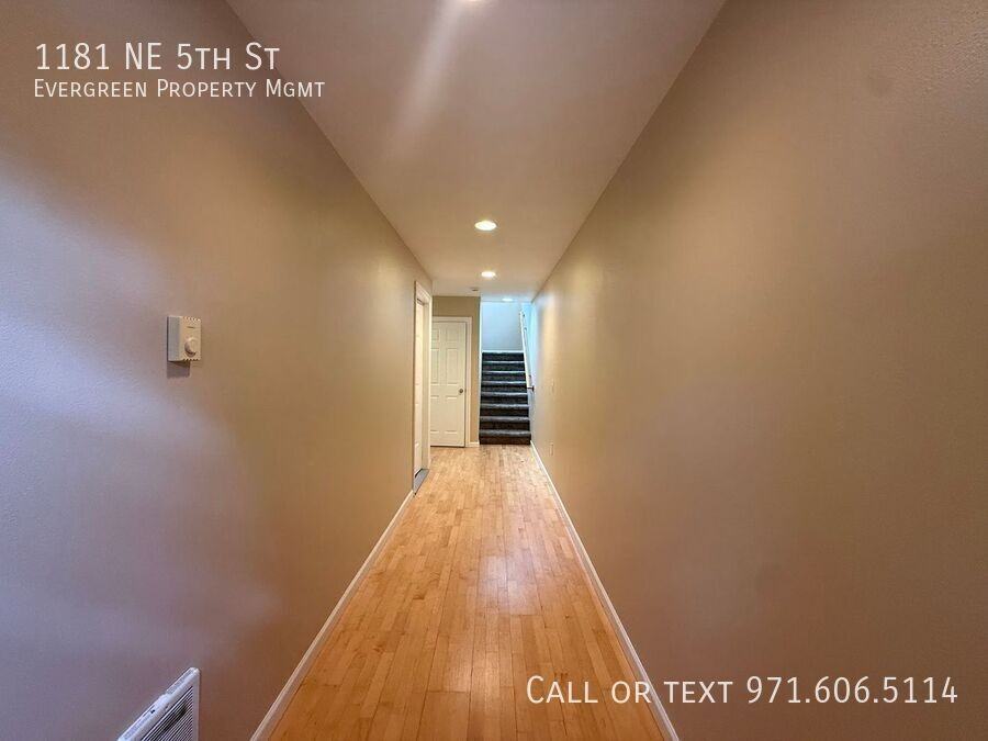 1181 Ne 5th St - Photo 3 of 34