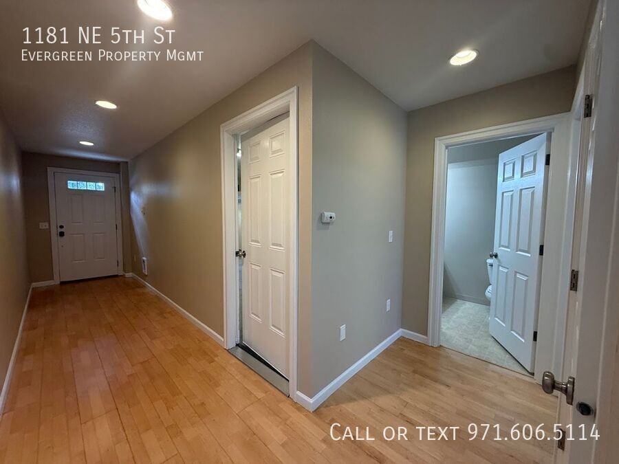 1181 Ne 5th St - Photo 4 of 34