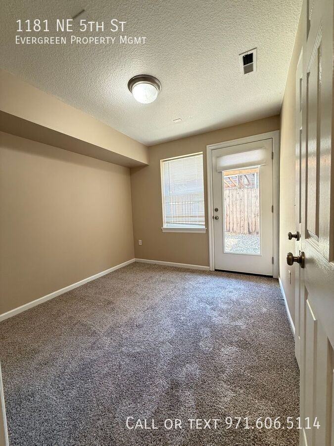 1181 Ne 5th St - Photo 5 of 34