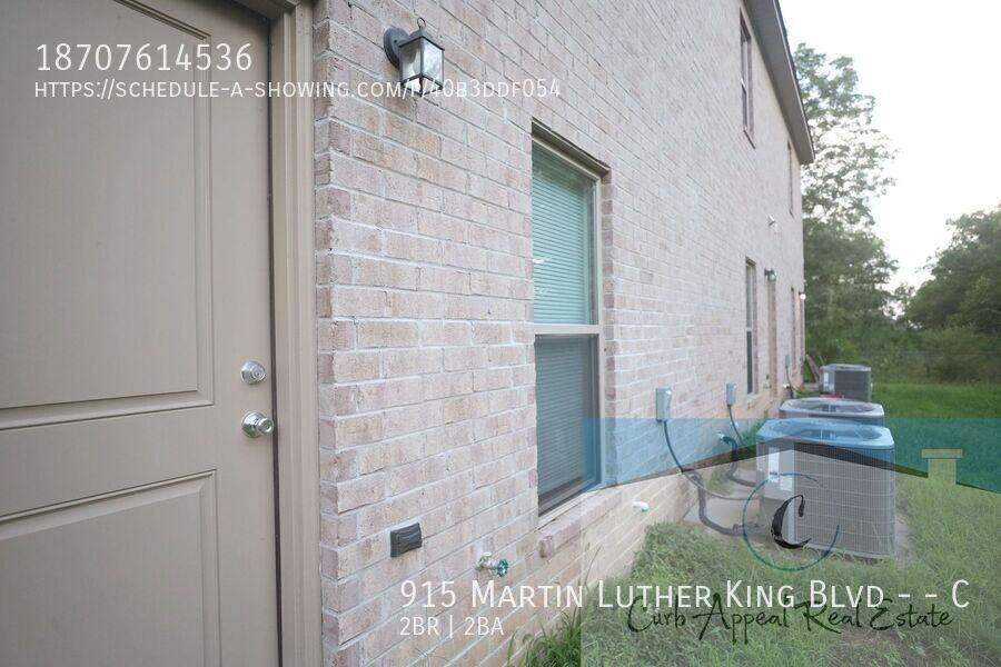 915 Martin Luther King Blvd - #C - Photo 2 of 36