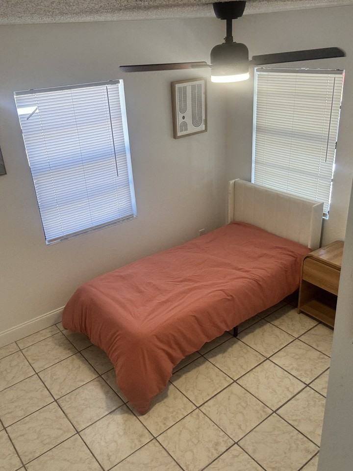 3422 West Idlewild Avenue - Photo 3 of 7