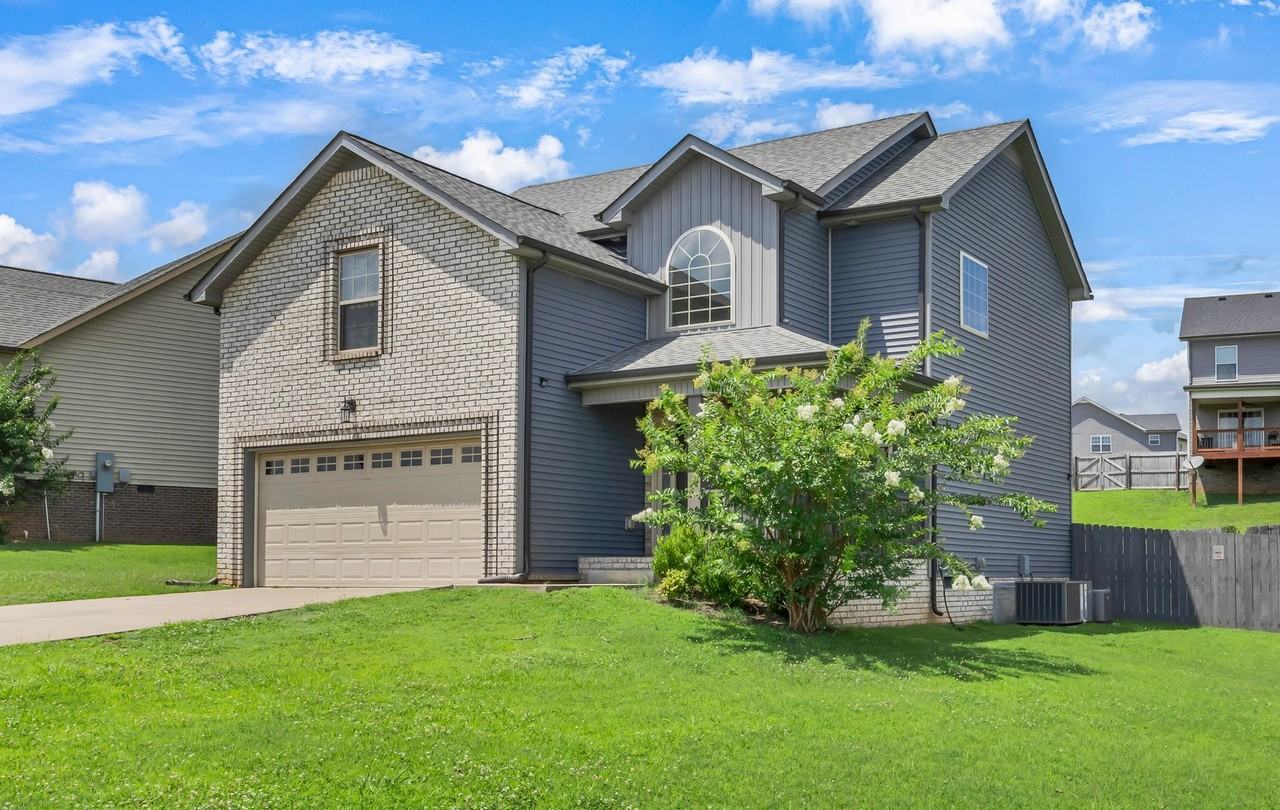 843 Crestone Ln - Photo 2 of 40
