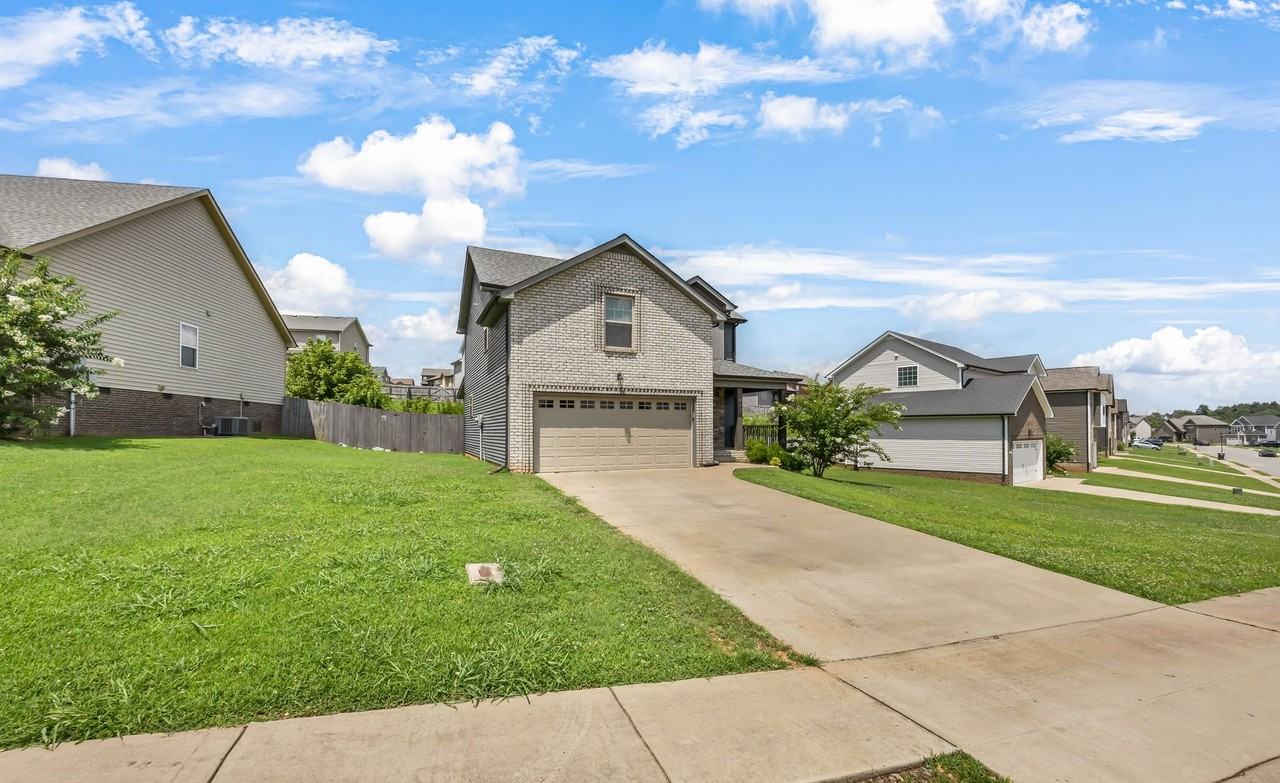 843 Crestone Ln - Photo 6 of 40