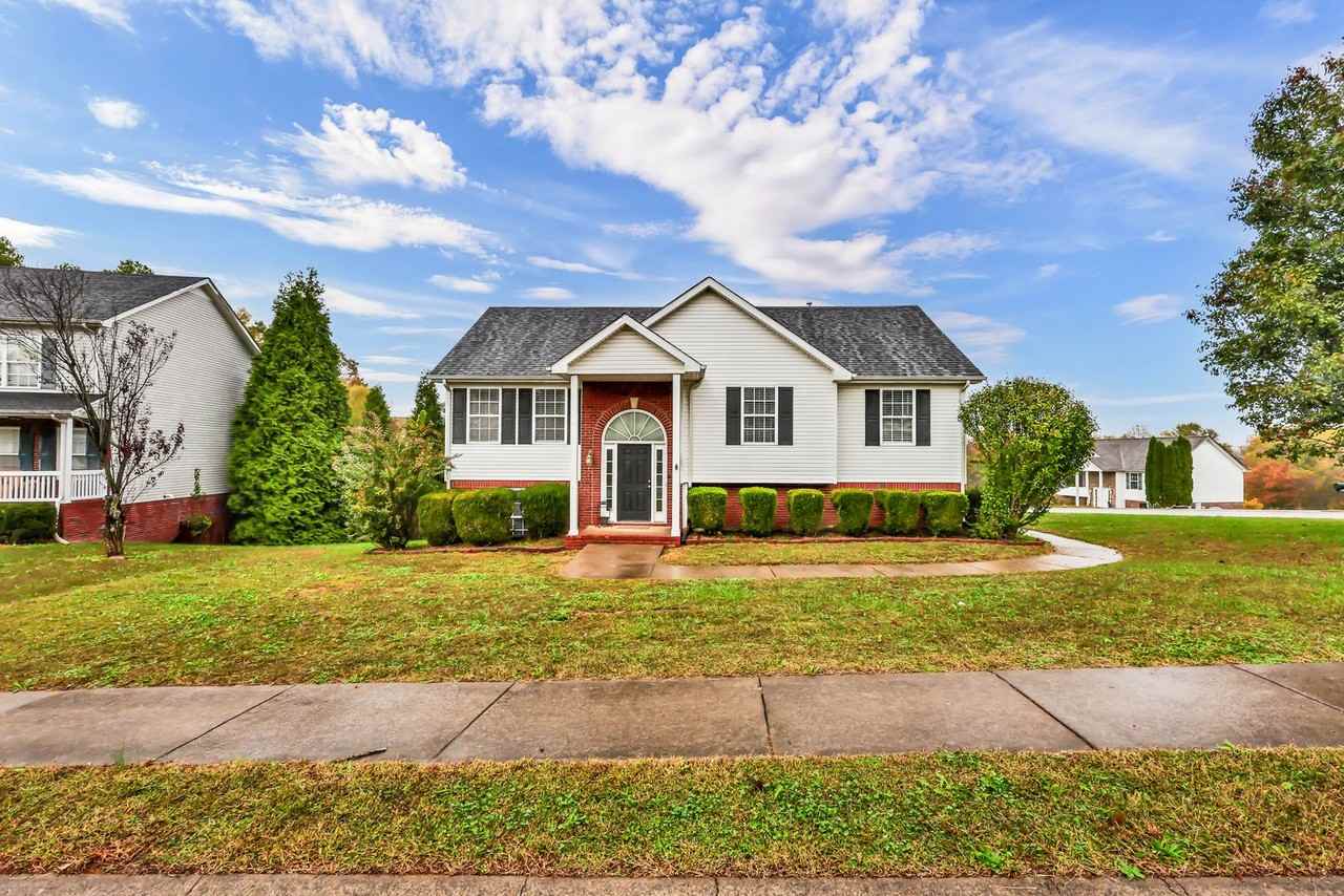 2856 Sharpie Dr - Photo 3 of 42