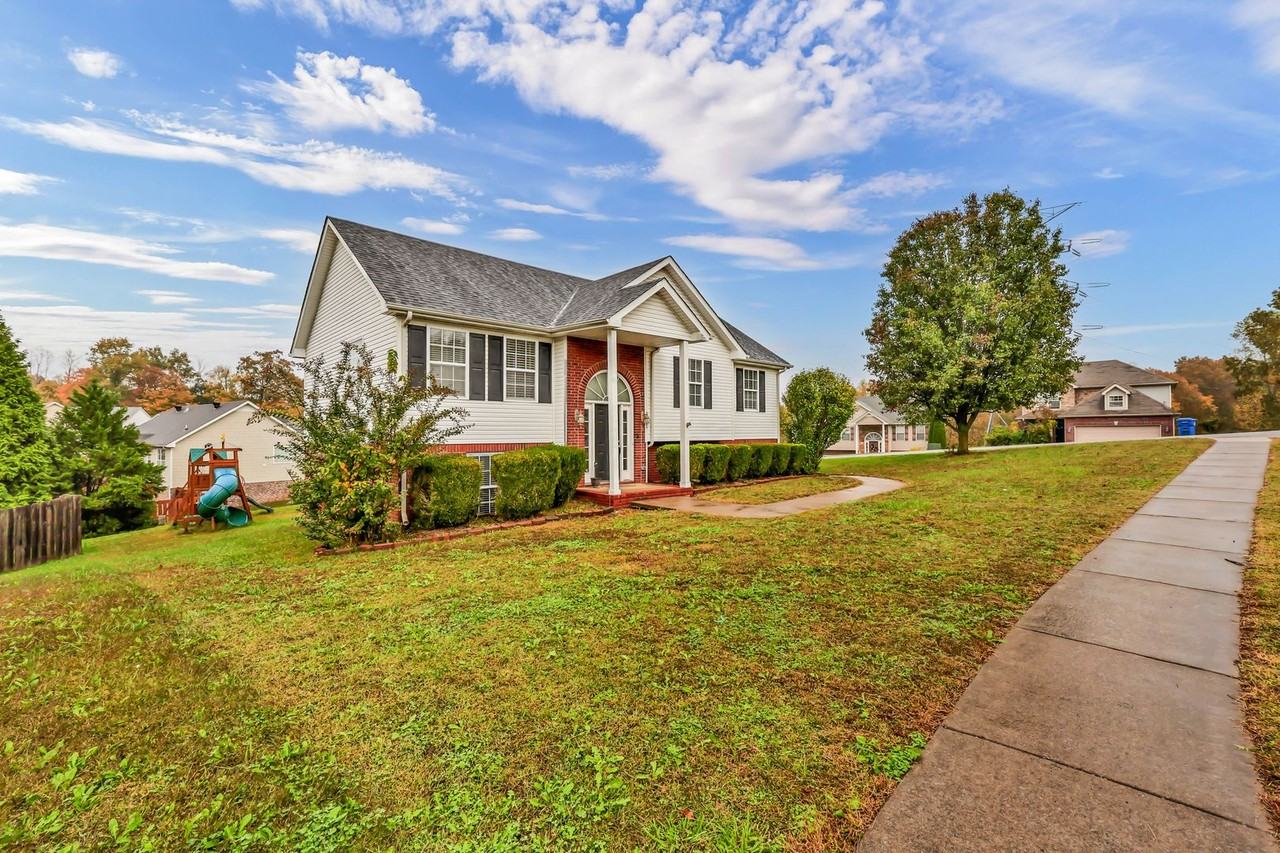 2856 Sharpie Dr - Photo 4 of 42